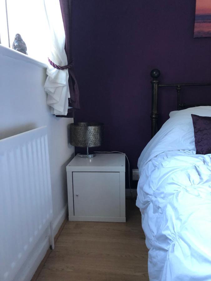 Home From Home, Close To Redditch Hospital Abb Bagian luar foto