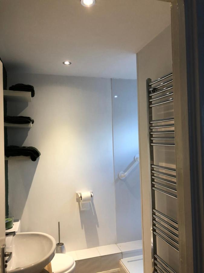 Home From Home, Close To Redditch Hospital Abb Bagian luar foto