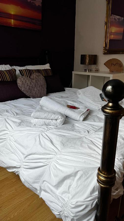 Home From Home, Close To Redditch Hospital Abb Bagian luar foto