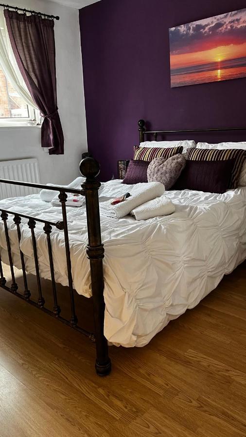 Home From Home, Close To Redditch Hospital Abb Bagian luar foto